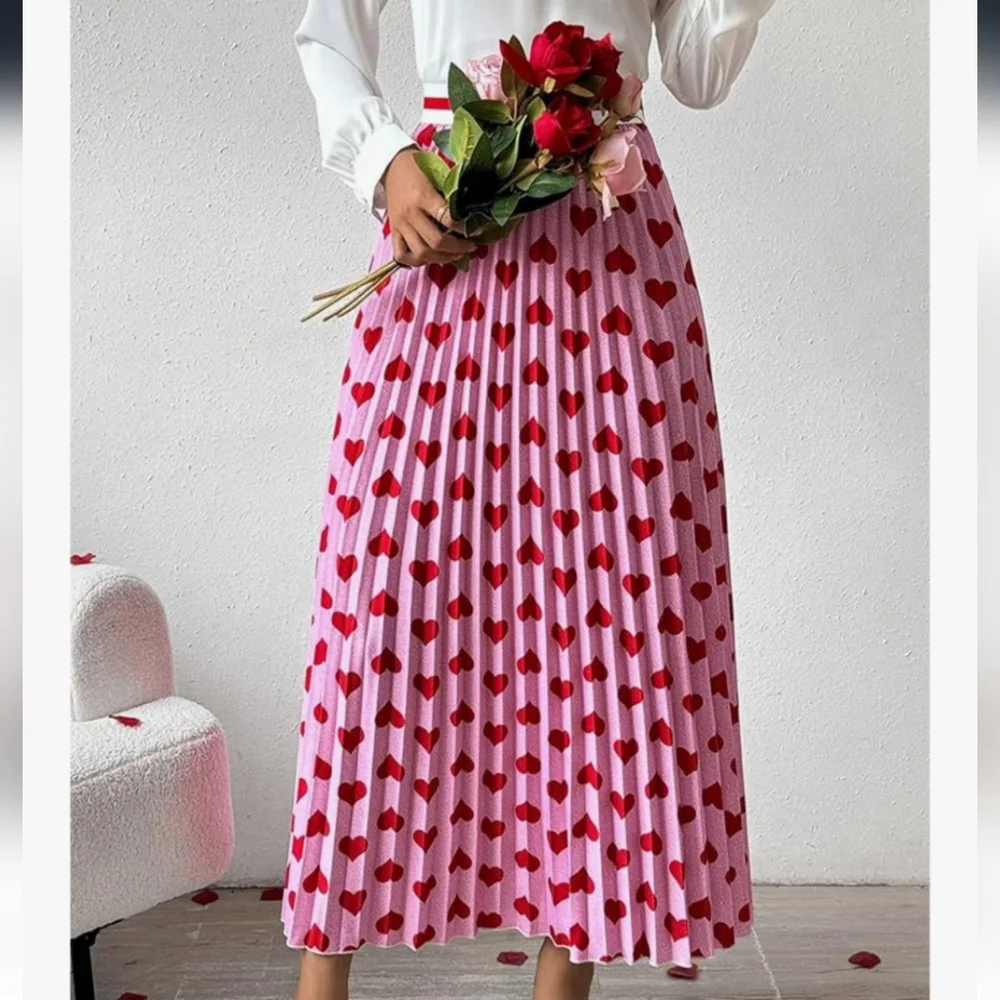 Pink And Red Heart Patterned Maxi Pleated Skirt